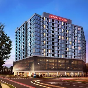 https://hampton-inn-suites-teaneck-glenpointe.us-newyorkcity.com